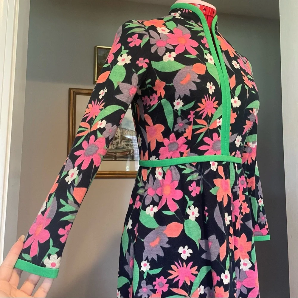 Vintage 60s/70s Keram NY Mod Floral Long-sleeve Mini Dress With Slit Neck - Picture 11 of 16